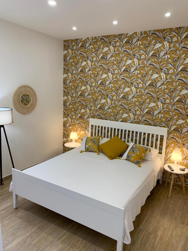 Donna Luisa-Catania Charming Apartment Ngoại thất bức ảnh